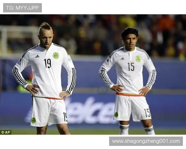 埃斯波西托近在咫尺空门踢飞小孩还得多练脚法真让人哭笑不得